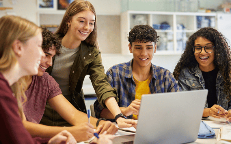 Classes de français en petit groupe à Paris